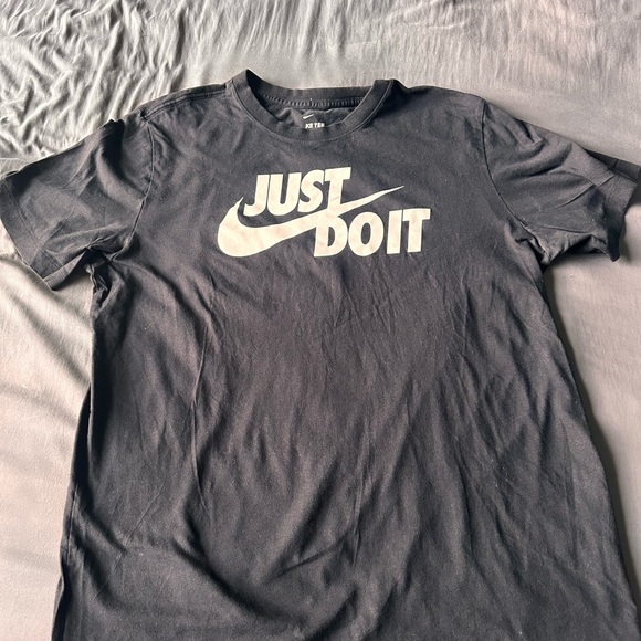 Large Nike shirt bundle - Picture 5 of 11